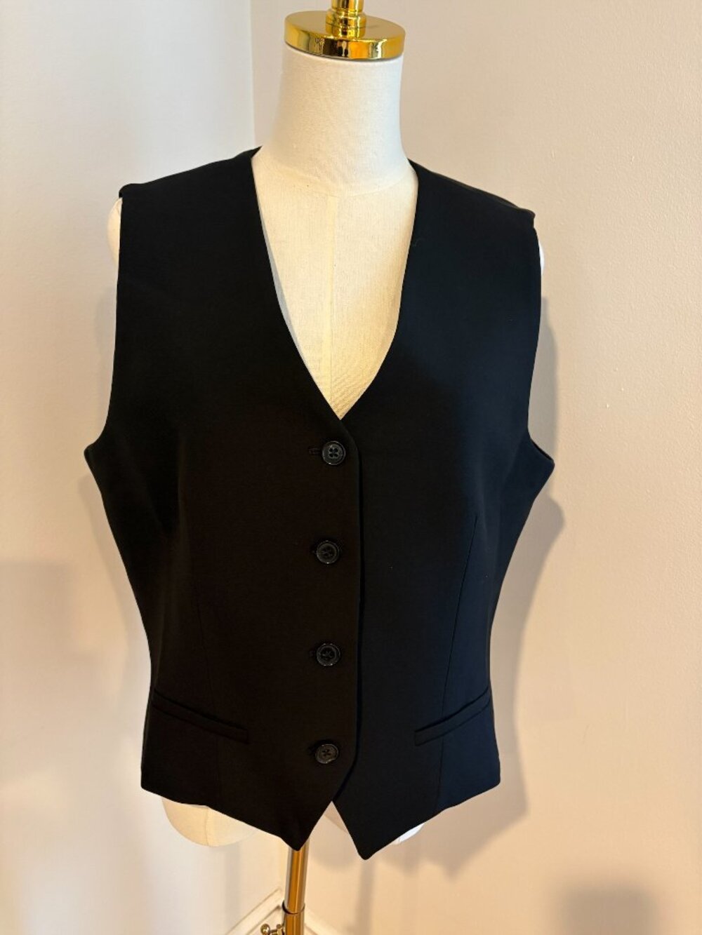 NWT SaintArt Isla Black Button-Down Vest Waistcoat Size Large